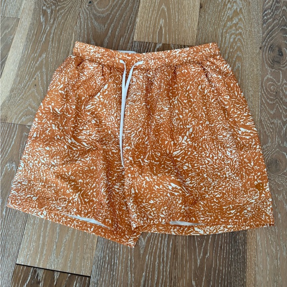 Lululemon men’s pool short 7” - Picture 10 of 10